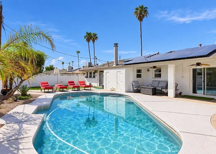 Sunstone Oasis Retreat Holiday home