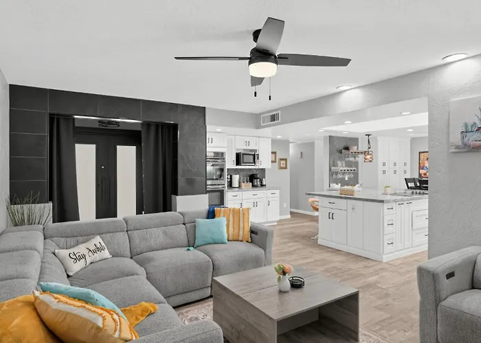 Sunstone Oasis Retreat Holiday home