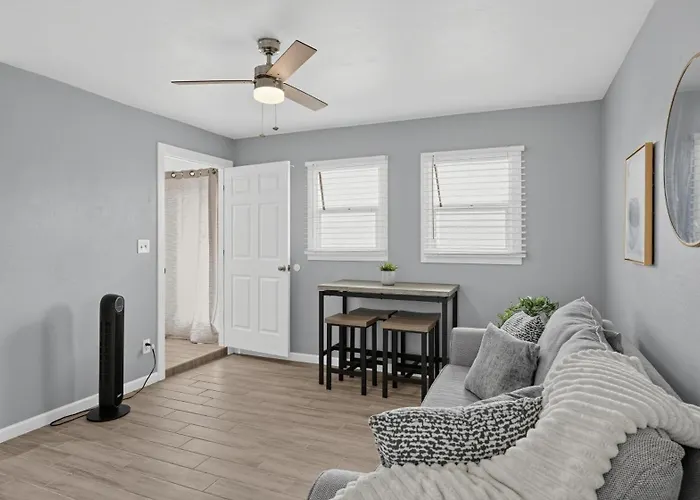 Sunstone Oasis Retreat Holiday home Tempe