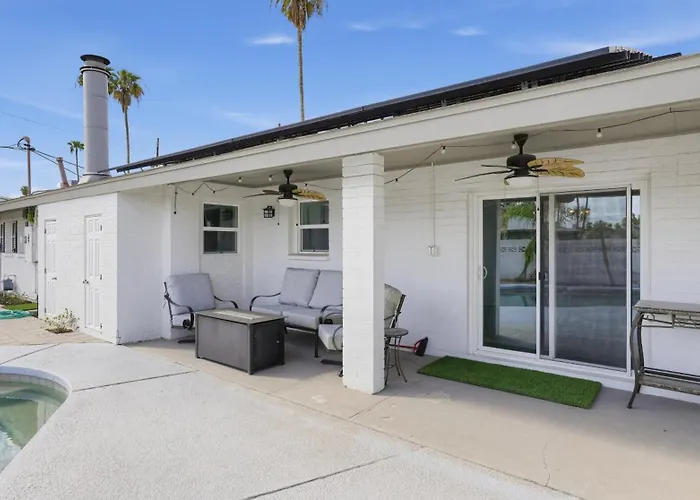 Holiday home Sunstone Oasis Retreat *