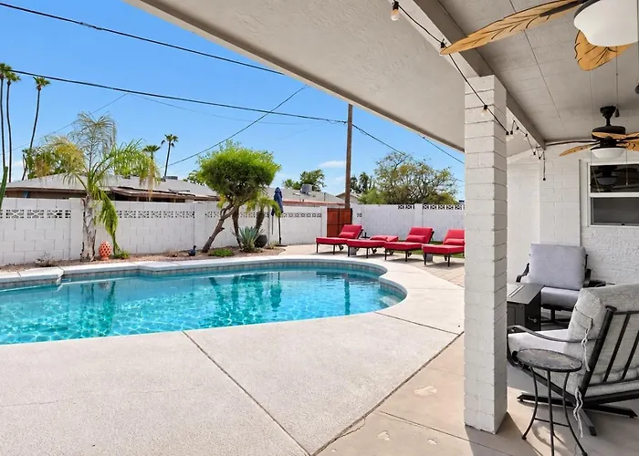 Sunstone Oasis Retreat Holiday home *